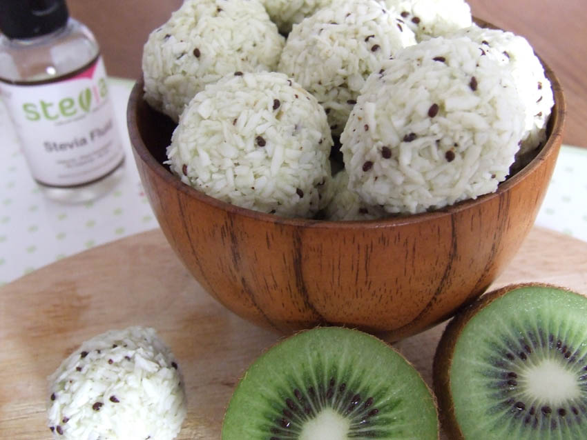 Kiwi Coconut fruity truffles – sugar free
