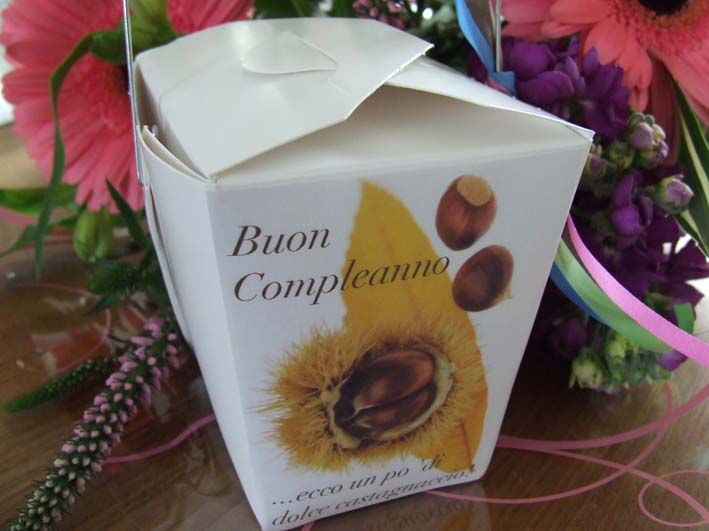 gluten free Castagnaccio chestnut flour cup cake present box