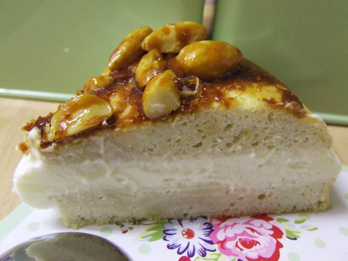 bienenstich cake - bee sting cake sweetened stevia