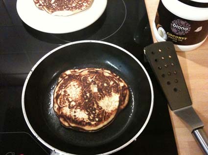 Gluten free high fiber breakfast PANCAKES with stevia - fried in coconut oil