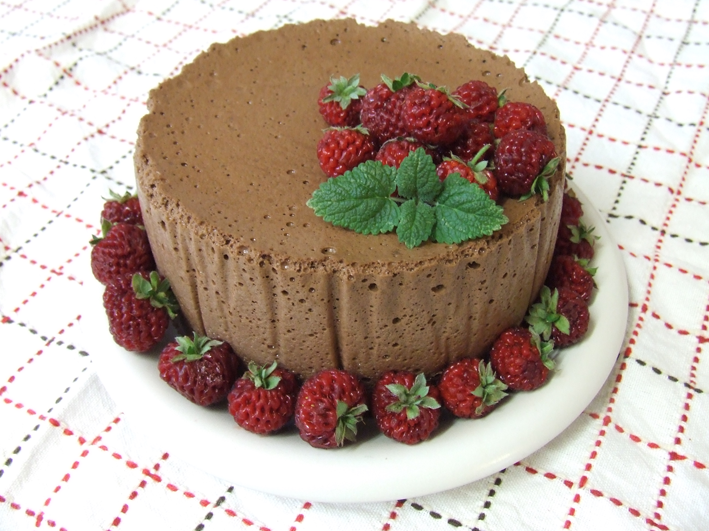 Chocolate Mouse Gateaux, light and moist sweetened with Stevia