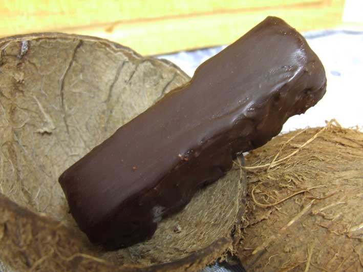 recipe for Paleo Bounty bars - fresh with 100 percent chocolate covering