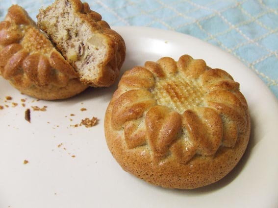 Quick apple cinnamon pecan muffins - paleo treat