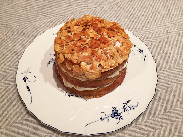 Ginger-cream-cake-with-almond-crust2