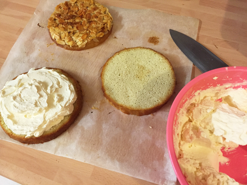 Ginger-cream-cake-with-almond-crust_-assembly