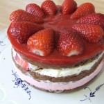 Strawberry frozen cream layer cake – sugar free